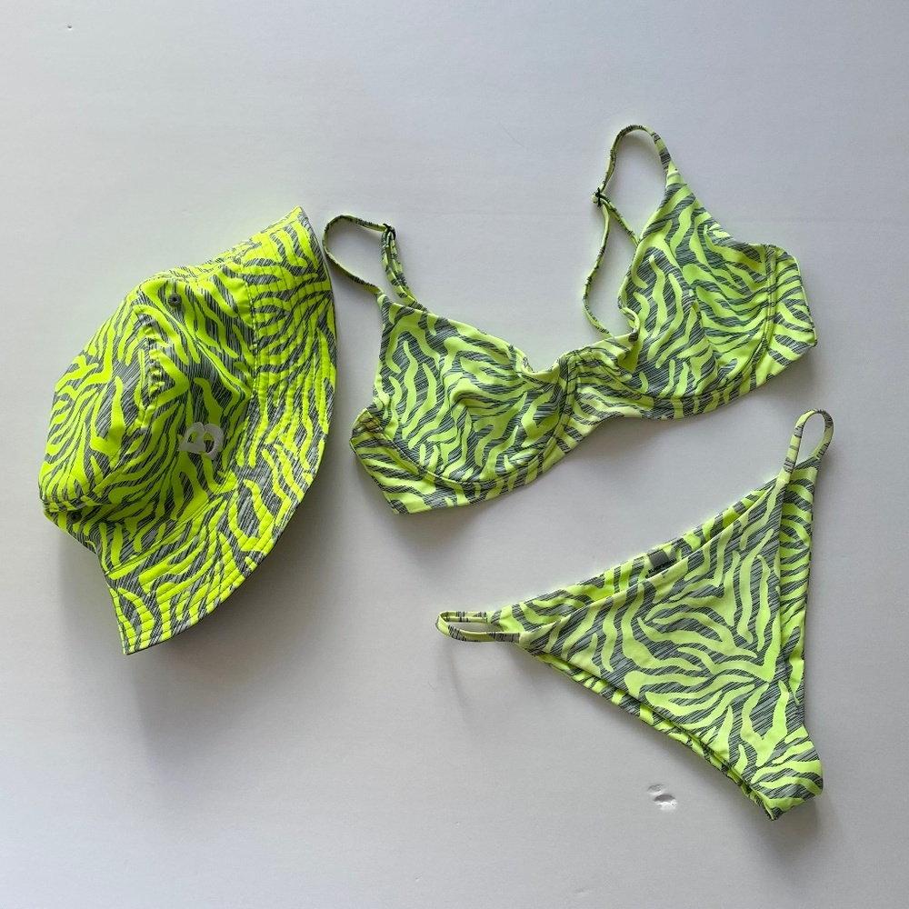 Blackbough bikini with matching hat